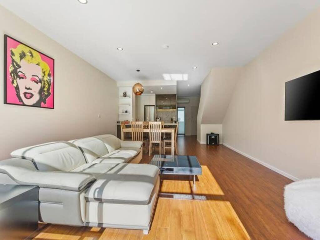 Sleek Modern Pad Next To Spark Arena Free Parking Auckland Exteriör bild