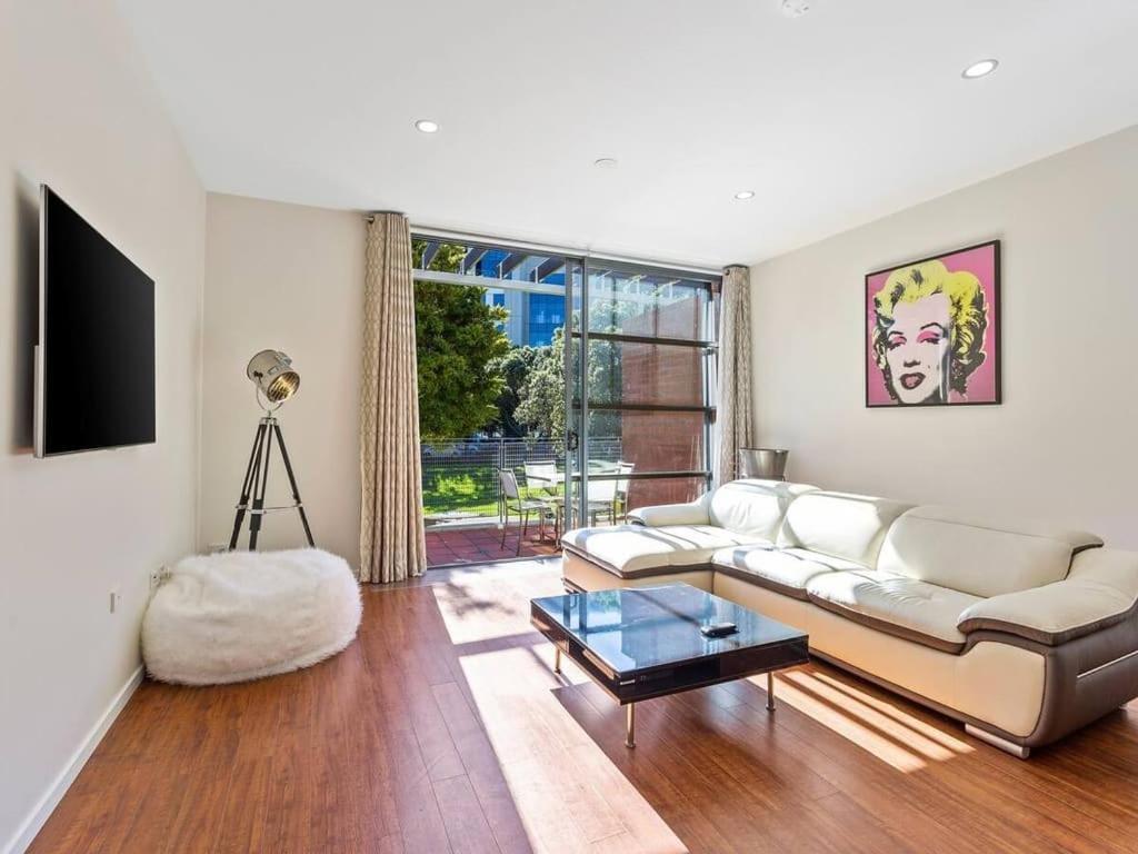 Sleek Modern Pad Next To Spark Arena Free Parking Auckland Exteriör bild